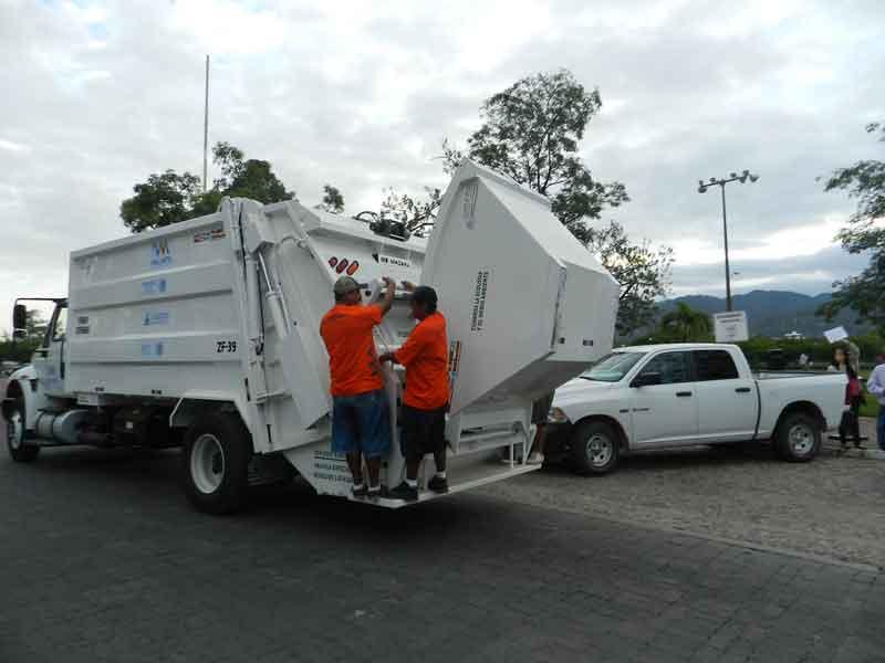 04y054 Invierten 9 mdp en nuevos camiones