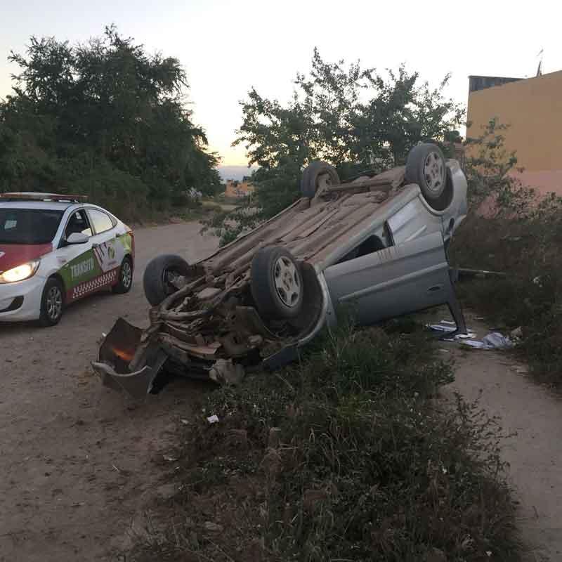 29Sucesos Volcó Corsa en La Misión