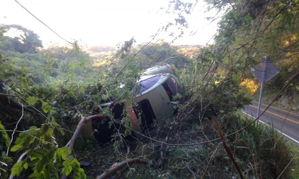 30y31Sucesos (3) Se volcó en las Cinco Cruces