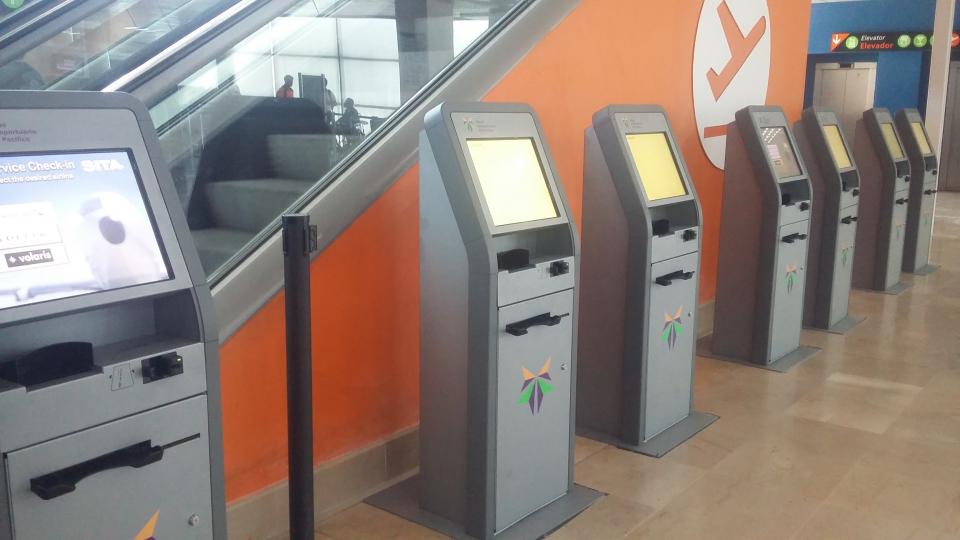 gap Instala aeropuerto de la ciudad más kioscos de información para pasajeros
