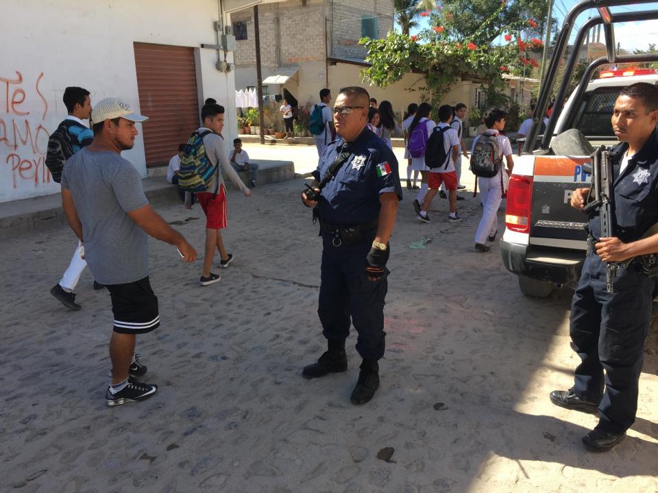 31Sucesos (1) Aunque no en todas, fortalecen acciones de vigilancia en las escuelas de Vallarta