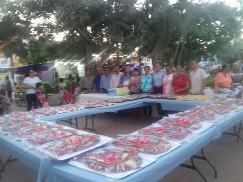 14y15Bahía (2) Autoridades, festejaron en San Vicente el día de Reyes