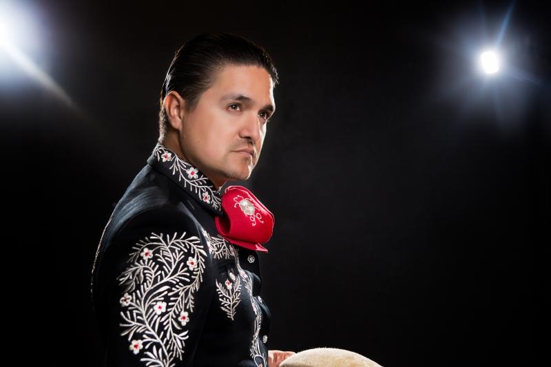 14y15La entrevista (1) Omar Arreola “Llevo el mariachi en mis venas”