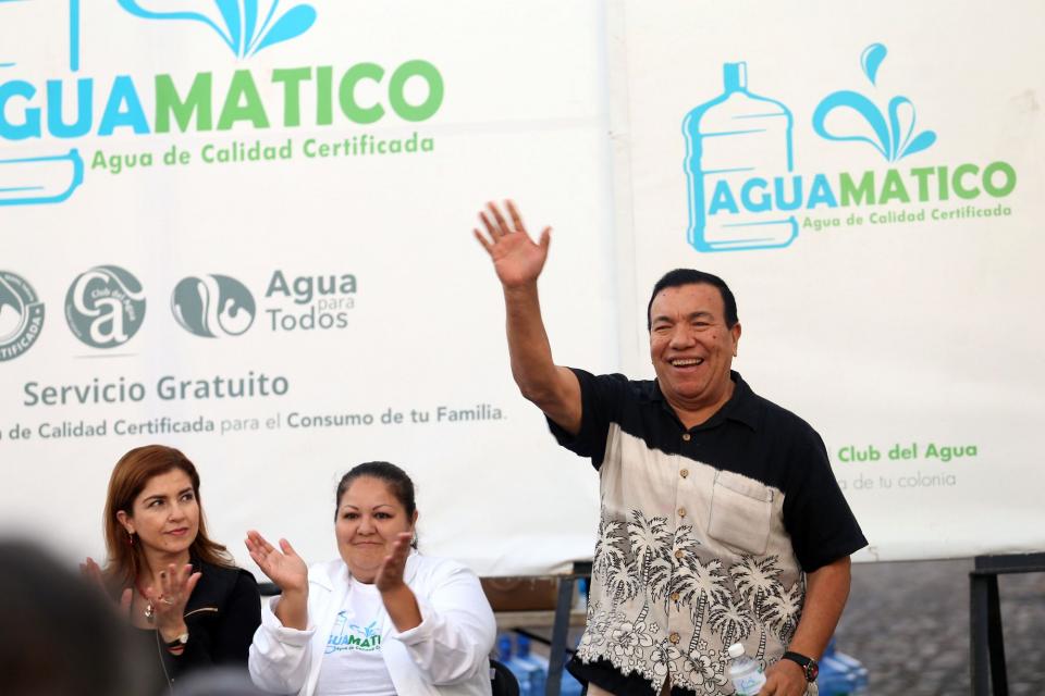 20y21Bahía (3) Los Aguamáticos ayudan a la economía familiar