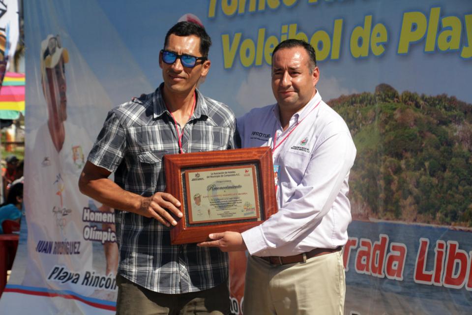 24y25Deportes (1) Homenaje a Olímpicos Nayaritas Rodríguez y Virgen en Guayabitos
