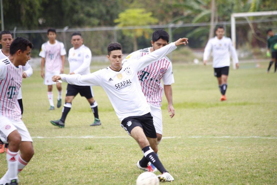 26y27Deportes (6) Continúa la adrenalina en la Copa Seapal Interdependencias
