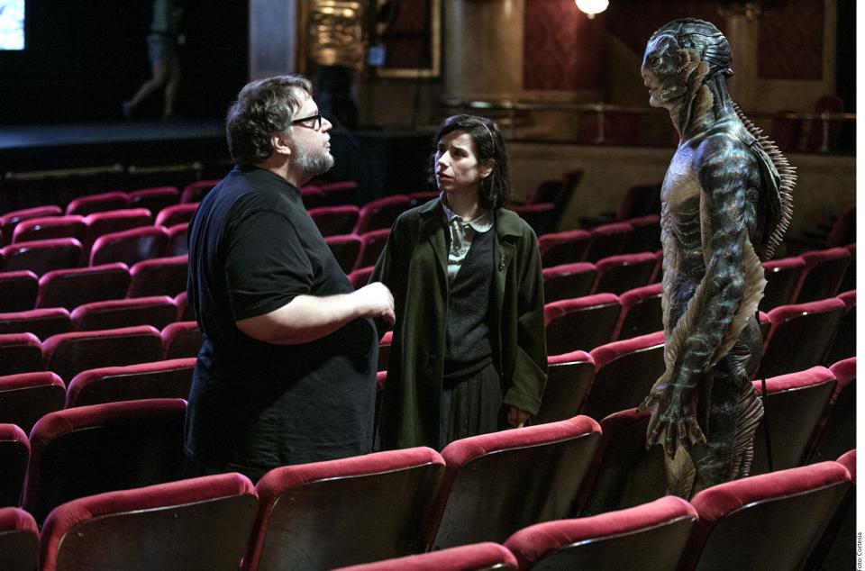 28Camerino (1) BUSCARÁ 13 OSCARES… Celebra Guillermo Del Toro nominaciones con amigos