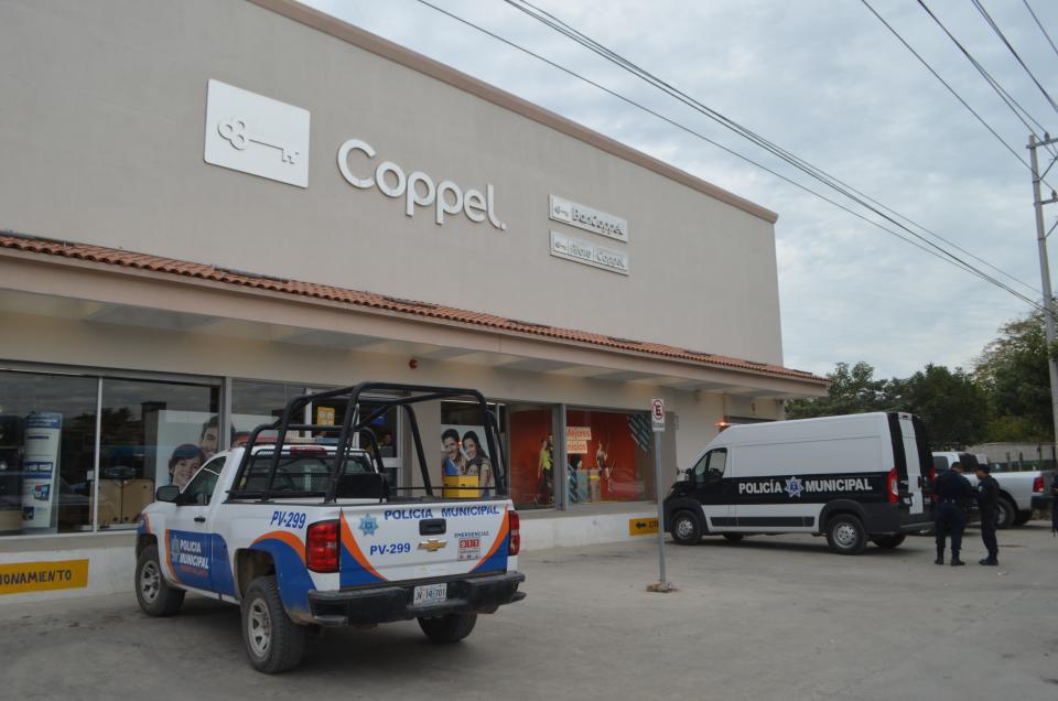 30y31Sucesos (9) Roban a mano armada banco en Ixtapa