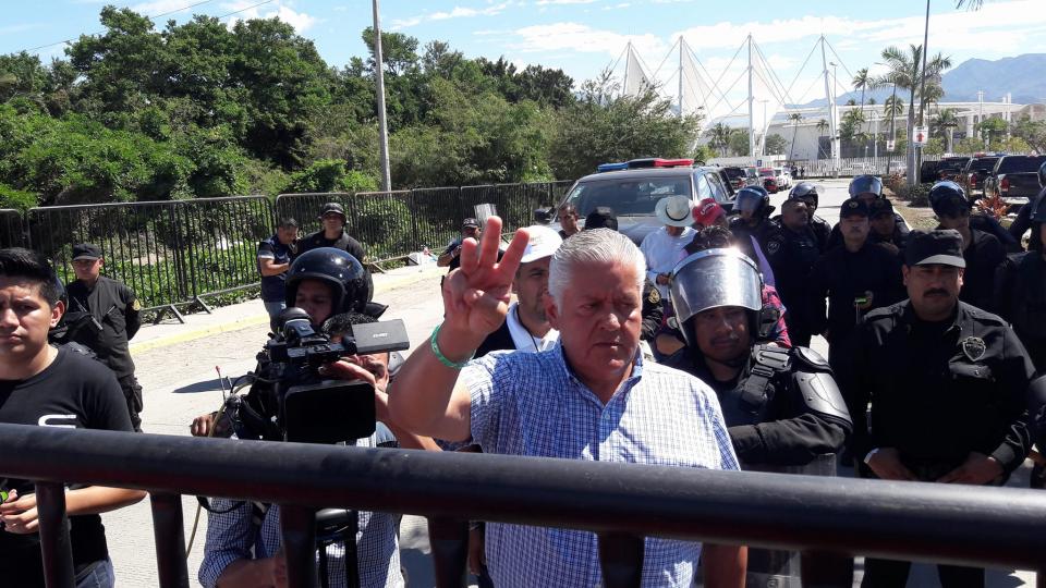 04y05Bahía Tema del Día (1) Maestros del CNTE marcharon en repudio por el Congreso del SNTE