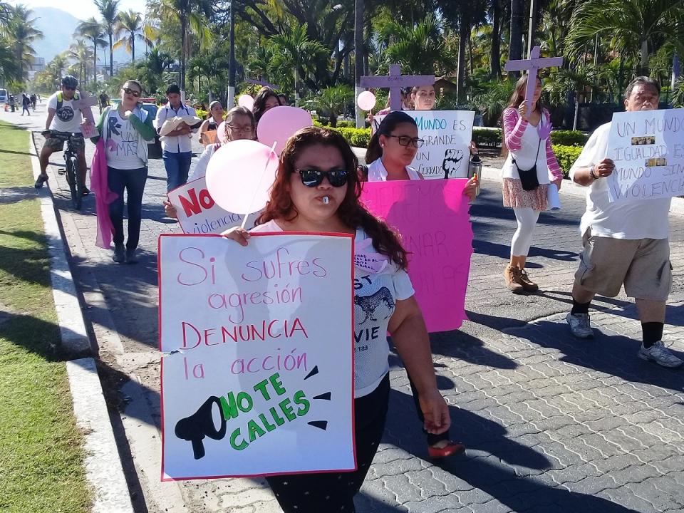04y05Bahía Tema del Día (6) Cuestionan trabajo de las autoridades ante desaparición de mujeres