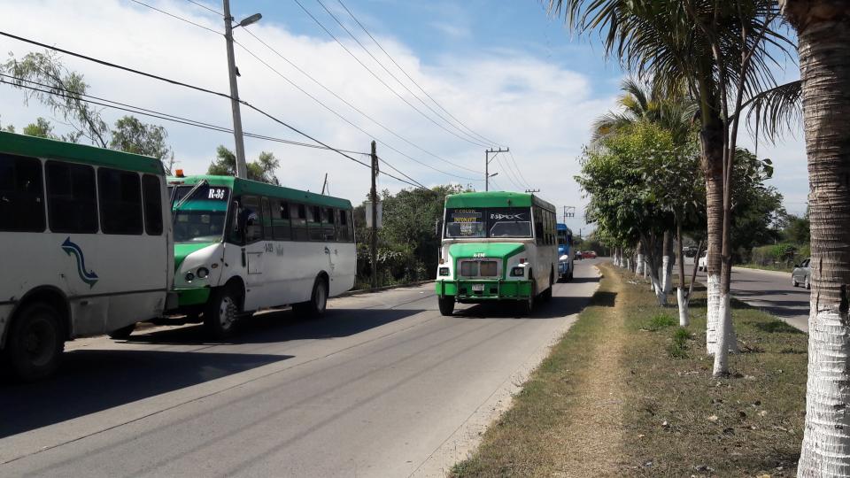 08y09Bahía (2) CAOS EN LOS “VERDES”… Paran labores choferes por falta de pago