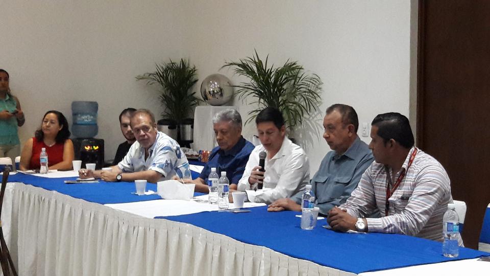 12y13Bahía (1) Ofrece Miguel Castro mensaje a simpatizantes priistas de PV