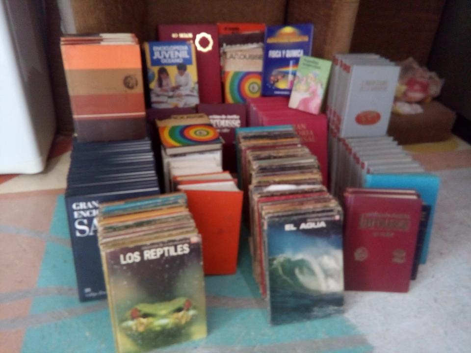 12y13Bahía (5) Donan nuevo acervo bibliográfico para biblioteca
