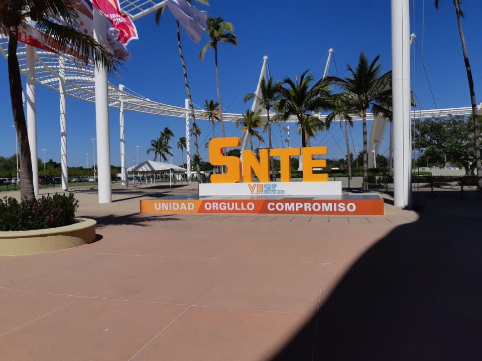12y13Bahía02 Puerto Vallarta sede Congreso Extraordinario Nacional del SNTE