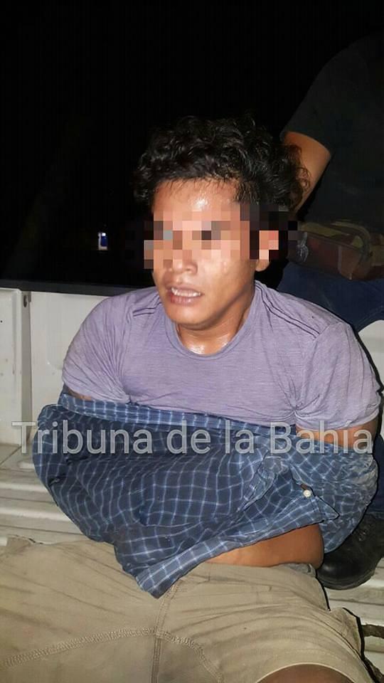 28166558_1797411660561853_4626255887483507660_n Policía retiene a presunto asaltante