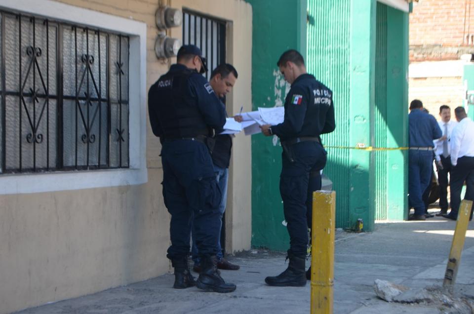 30y31Sucesos (1) ROBO A LA DEPENDENCIA FEDERAL… Allanan oficinas de la CFE en El Pitillal
