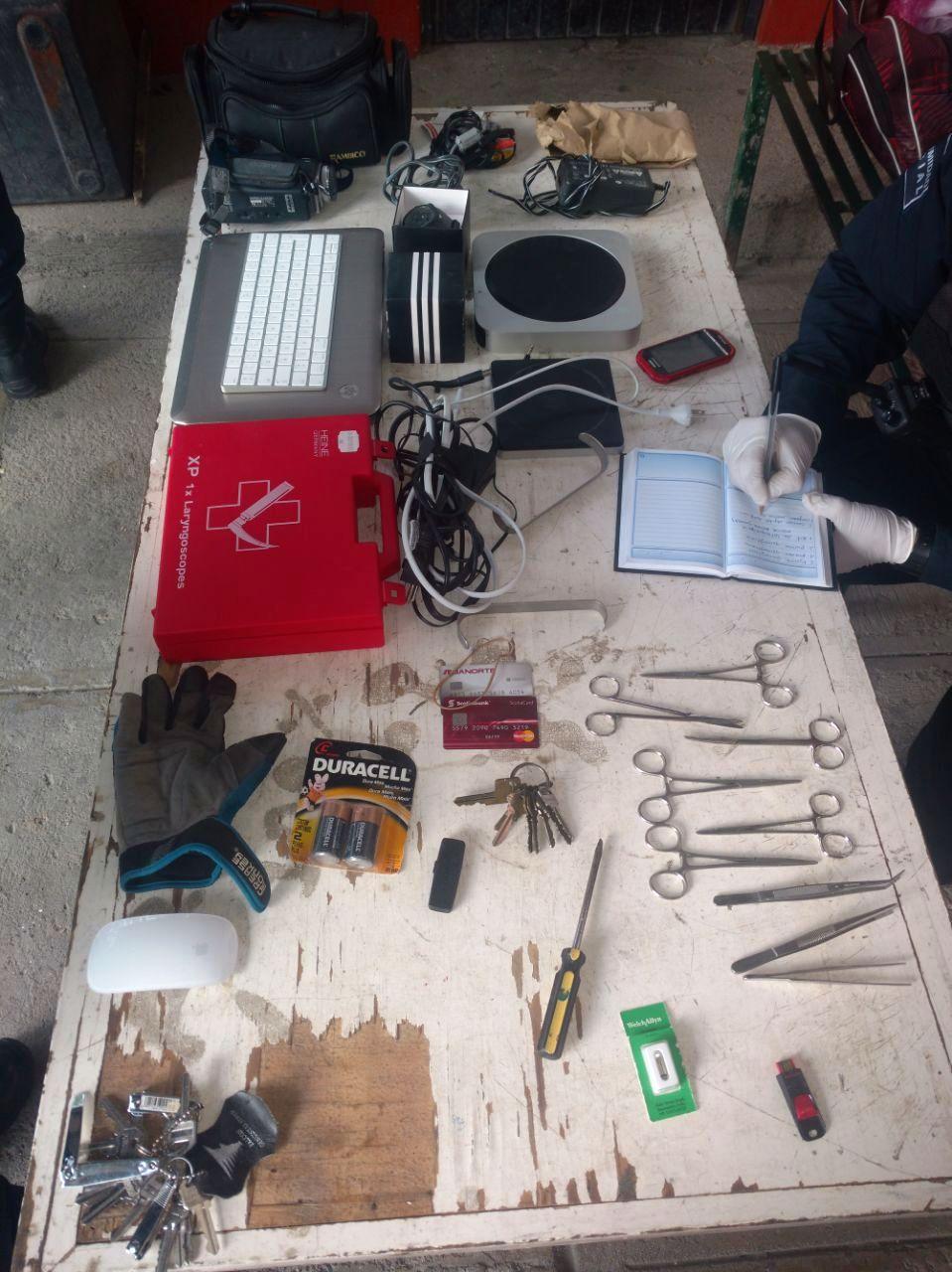 30y31Sucesos (6) Capturan agentes a sujeto que se metió a robar a unos laboratorios