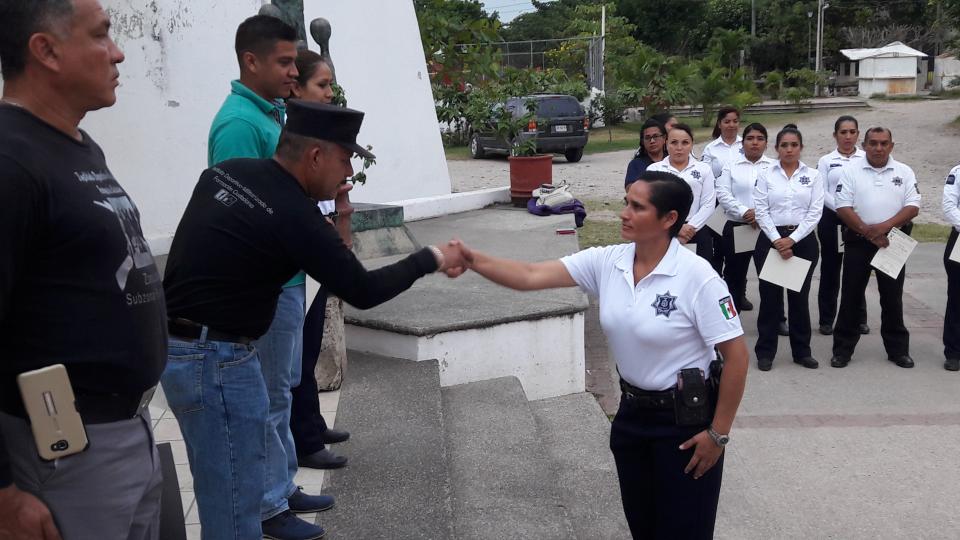 30y31Sucesos (9) Reconocen al grupo de Prevención de la Comisaria