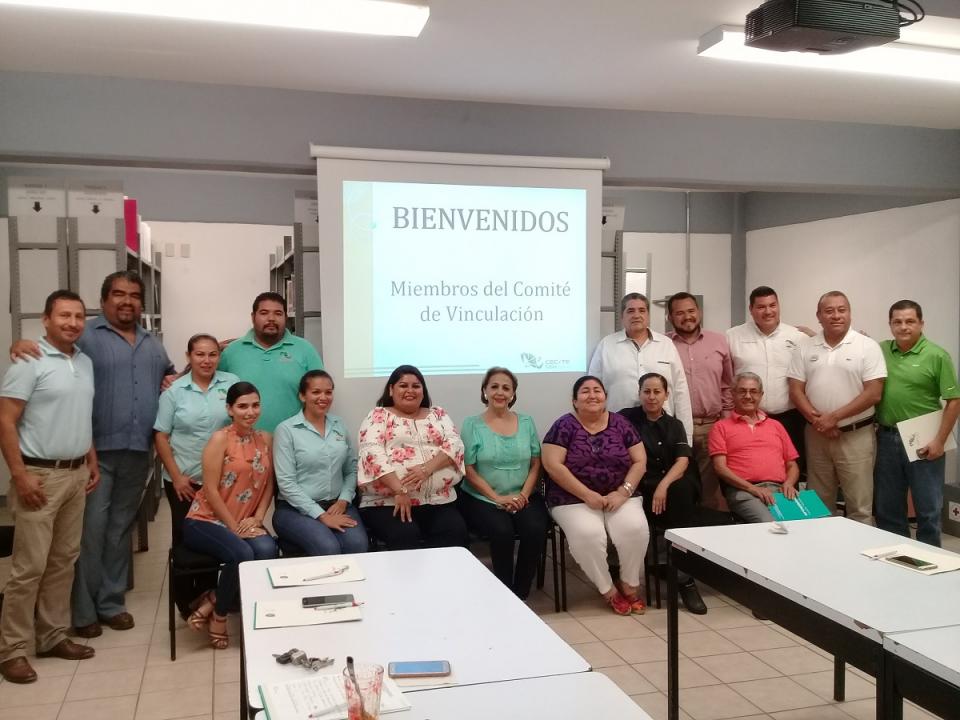 12y13Bahía (1) Arroja resultados el Consejo de Vinculación del Cecytej Pitillal