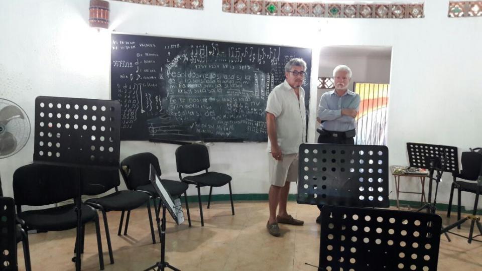 12y13Bahía (3) Sin avance el problema del salón de música de la Isla del Río Cuale
