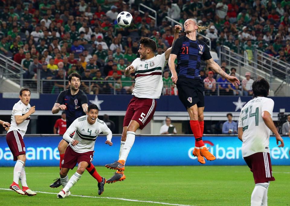 Mexico v Croatia Cae el Tri con Croacia y pierde por lesión a Araujo y Salcedo