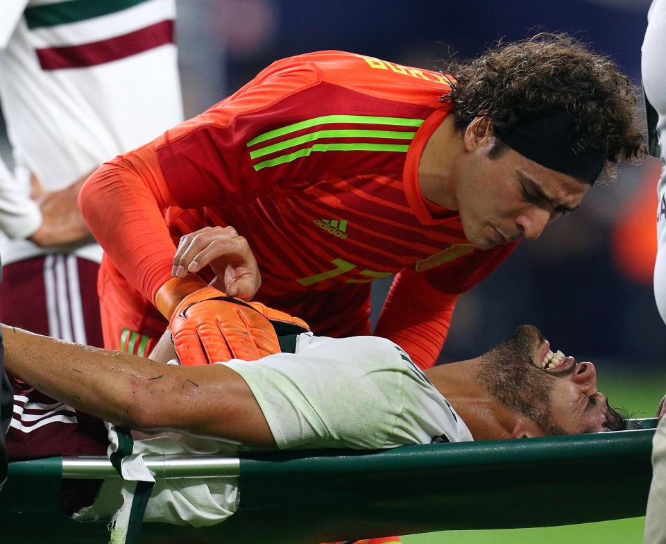 Mexico v Croatia Lesiones de Araujo y Salcedo son de consideración, opina Juan Carlos Osorio