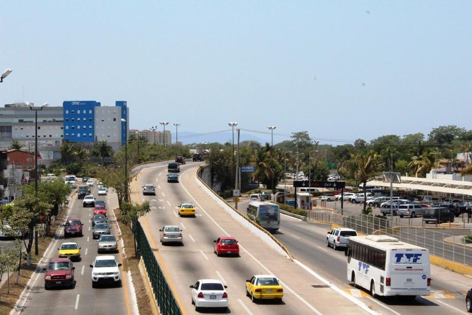 04y05Bahía Tema del Día (9) Aumentó 10% aforo vehicular al concluir vacaciones en Vallarta