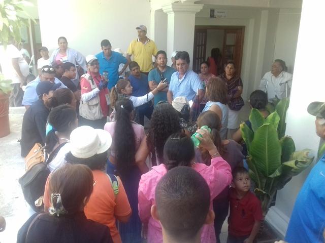 16y17Bahía (1) SURTE EFECTO PRESIÓN CIUDADANA… Clausuran antena de telefonía en Valle de Santa Fe