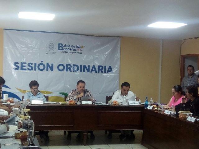 16y17Bahía (5) Aprueban regidores, turnar iniciativas de reglamentos a comisiones