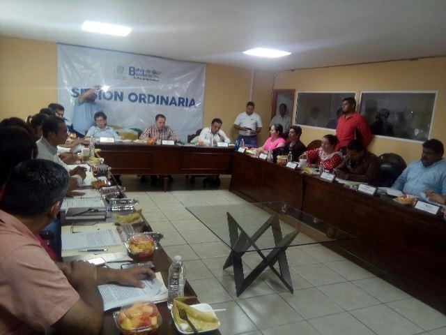 16y17Bahía (7) Continúa trabajando el ayuntamiento, lo que se detiene es la publicidad
