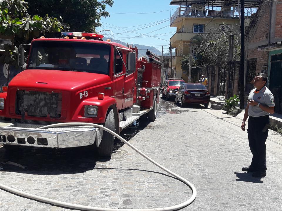 28y29Sucesos (1) Arde bodega de madera en la colonia Bobadilla