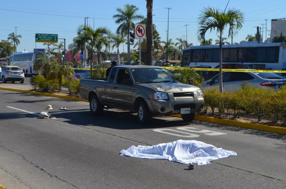 28y29Sucesos (7) Muere mujer atropellada en el crucero de El Pitillal