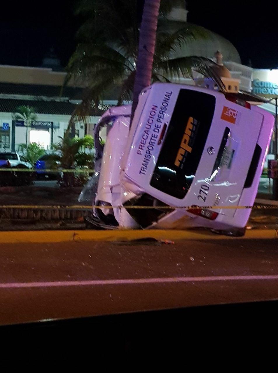 30y31Bahía (1) Pasajeros heridos en choque de camiones