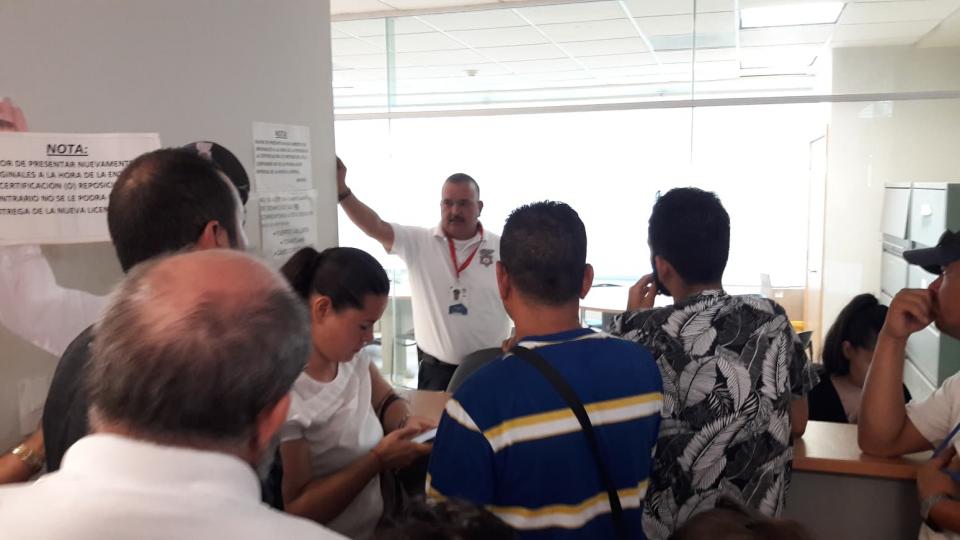 09Bahía (1) Socios de Uber ya buscan ampararse para que les regresen sus carros