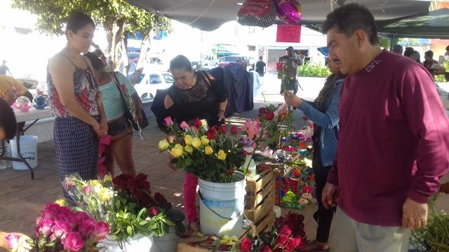 12y13Bahía (4) Comerciantes y consumidores hablan sobre el 10 de Mayo