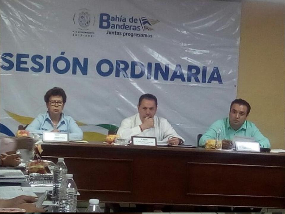 16y17Bahía (2) Logra Jaime Cuevas el apoyo de INFONAVIT por 9 MDP