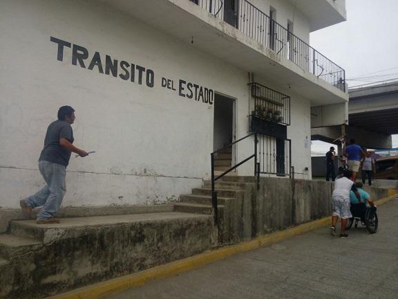 16y17Bahía (5) Indignas las instalaciones de transito estatal en Mezcales