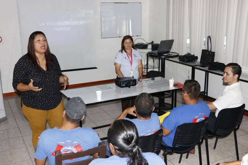 18y19Bahía (4) Desarrollan alumnos de la UAN Bahía, semana cultura