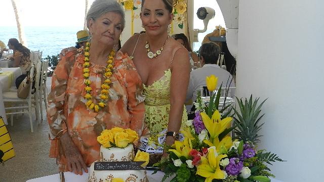 22y23IN (1) DOÑA JOSEFINA SANDOVAL… Celebra con sonrisas, salud y alegría, sus 90 primaveras