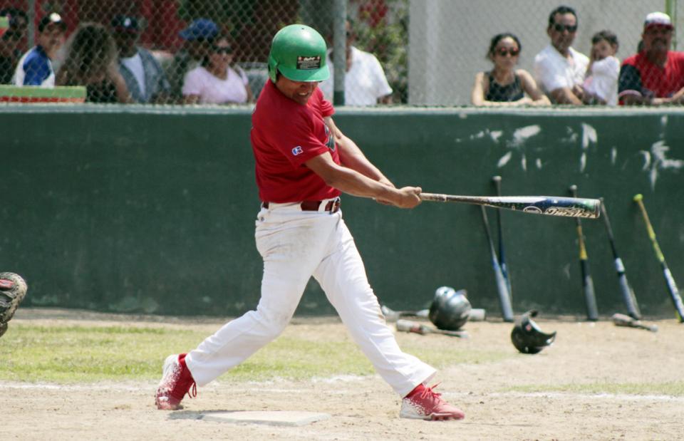 26y27Deportes (3) Inicia la final de veteranos