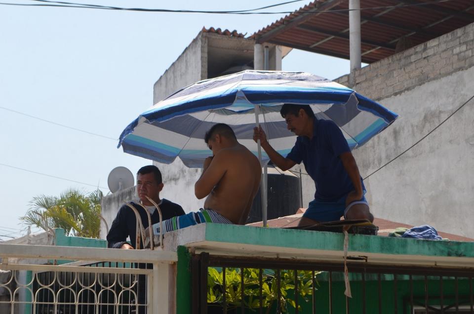 30y31Sucesos (1) Pintaba su casa y quedó ensartado en la herrería