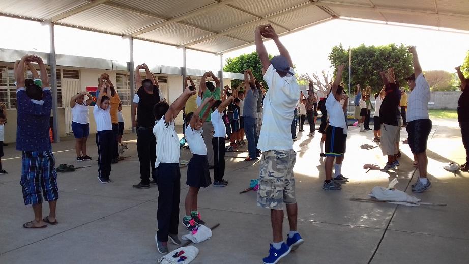 12y13Bahía (1) Festejan día del padre, en la escuela primaria Emilia Ortiz