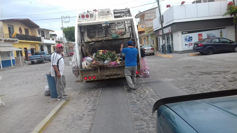 12y13Bahía (6) En San Juan de Abajo, vecinos realizan quemas clandestinas