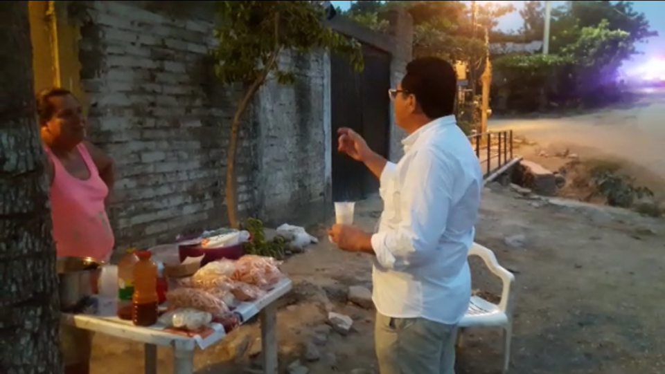 14y15Bahía (1) Alcaraz Se compromete a construir puente en Brisas del Pacífico II