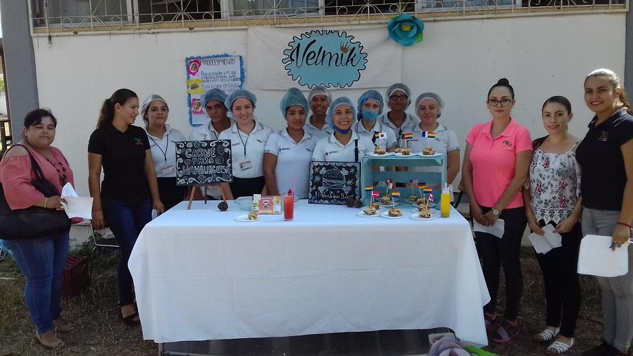 14y15Bahía (10) Garantiza CECyTEN alumnos para el campo laboral