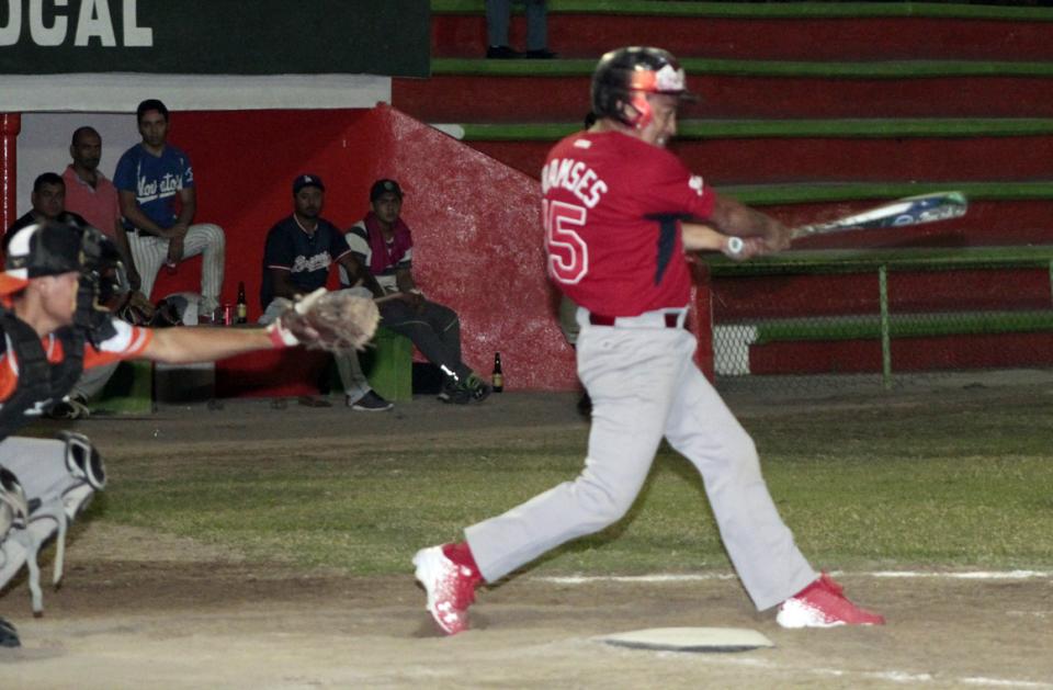 24y25Deportes (1) Fresh Car vence a Maney 15-6