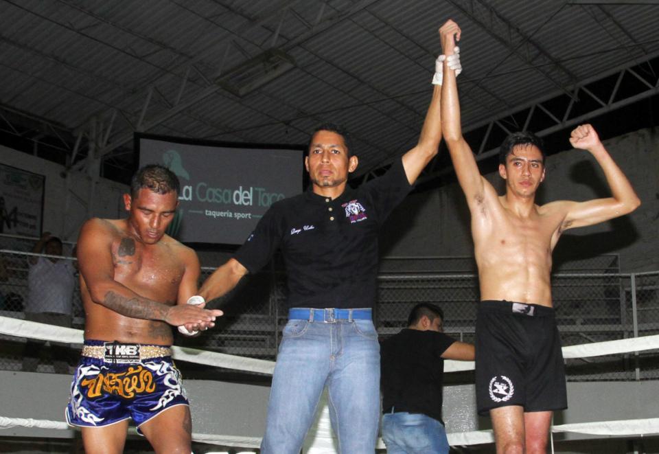 26y27Deportes (3) NOCHE DE MUAY TAI… Nocaut y susto con La Pulga