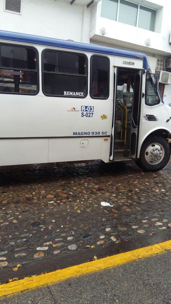 30y31Bahía (7) Camión atropella a mujer