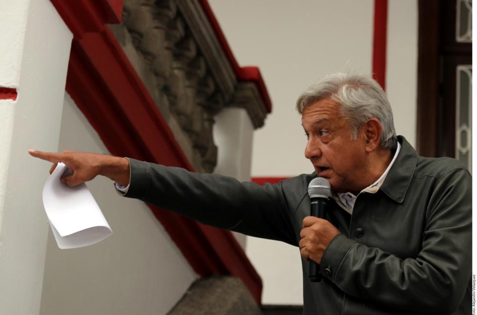 03Bahía Tema del Día UNA REDUCCIÓN DEL 60%... Fija AMLO salario en 108 mil pesos