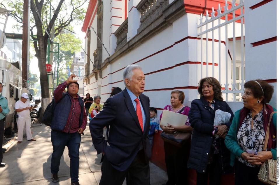 04y05Bahía Tema del Día (3) Nombra AMLO a Manuel Bartlett frente a la CFE